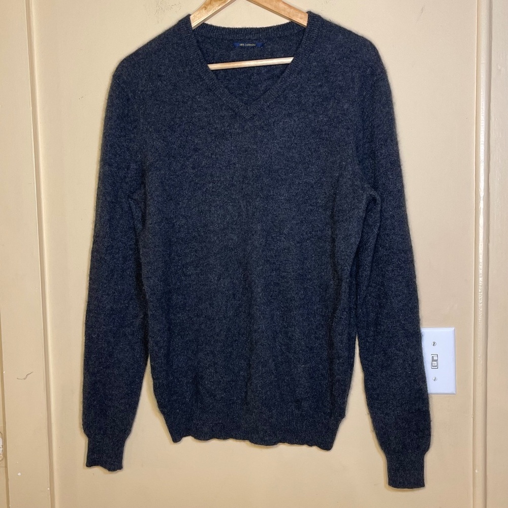 Cashmere V neck sweater
